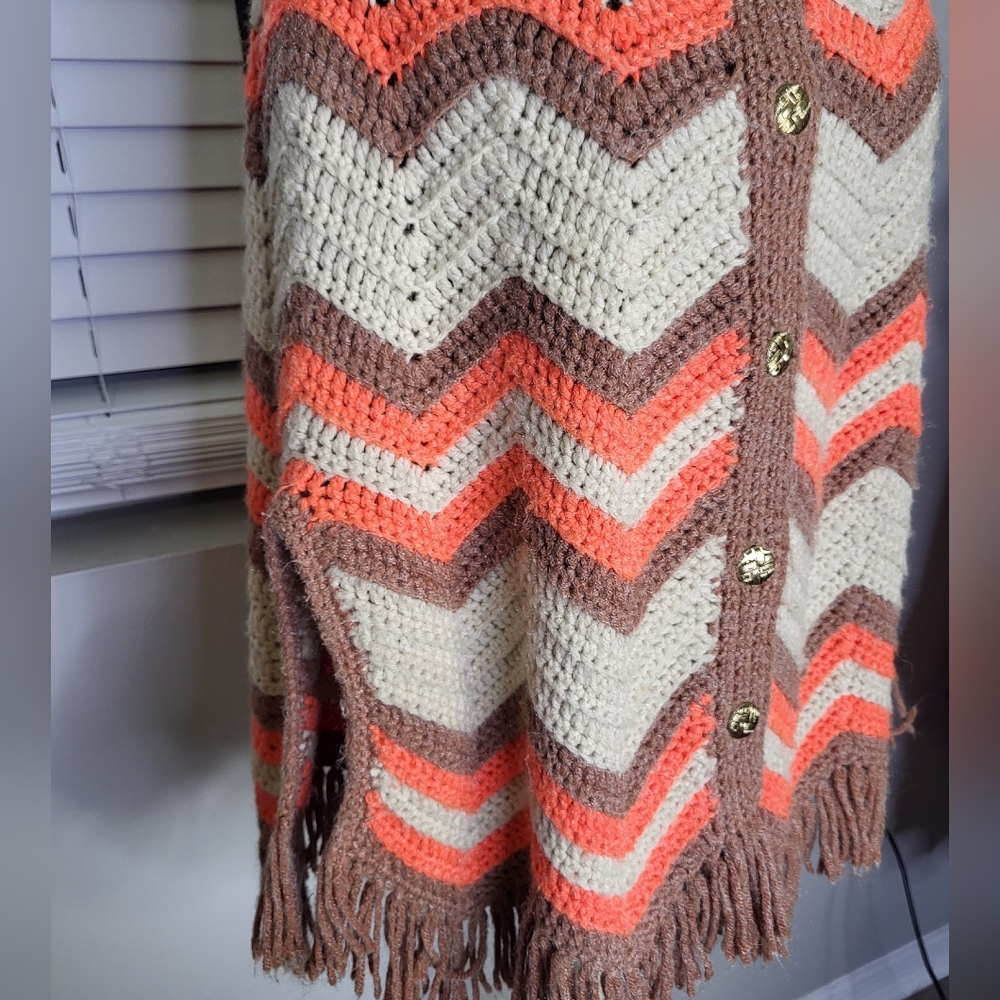Vintage 1970s Chevron Knit Poncho - Picture 4 of 16